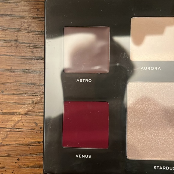 Deck of Scarlet make up palette, NWOT - Picture 8 of 9